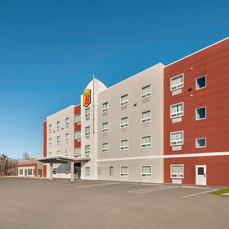 Super 8 By Wyndham Thompson Hotell Eksteriør bilde