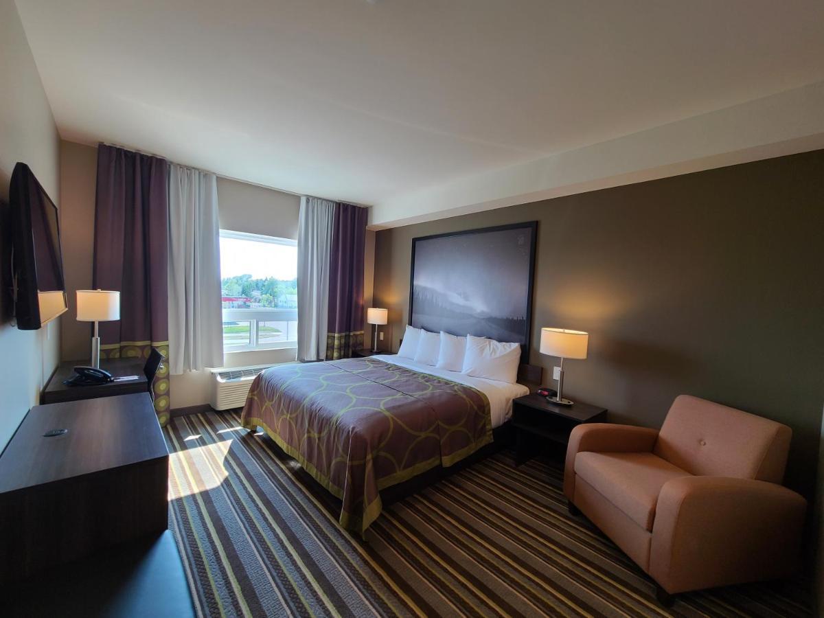 Super 8 By Wyndham Thompson Hotell Eksteriør bilde