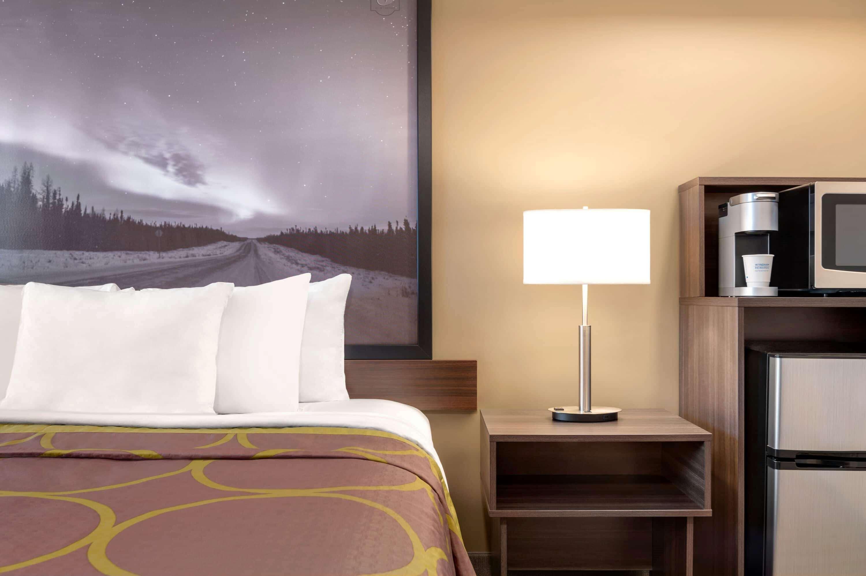 Super 8 By Wyndham Thompson Hotell Eksteriør bilde
